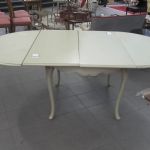 570 4355 DINING TABLE